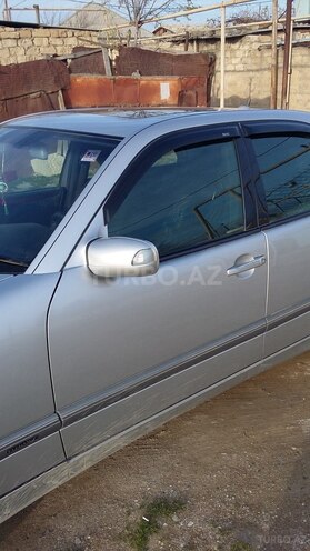 Mercedes E 280 2002, 284,000 km - 2.8 l - Bakı