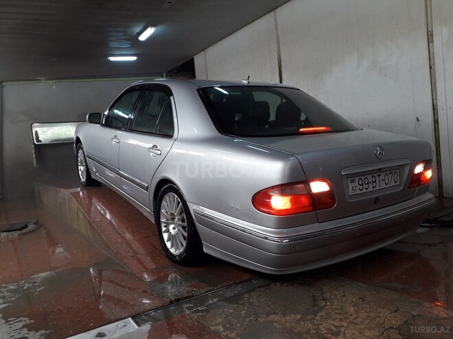 Mercedes E 280 2002, 284,000 km - 2.8 l - Bakı