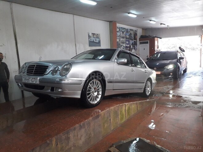 Mercedes E 280 2002, 284,000 km - 2.8 l - Bakı