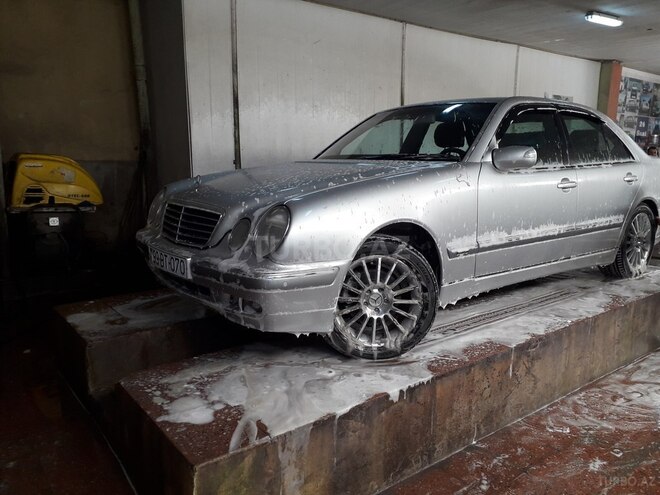 Mercedes E 280 2002, 284,000 km - 2.8 l - Bakı