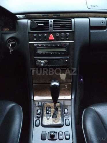 Mercedes E 240 2000, 365,500 km - 2.4 л - Balakən