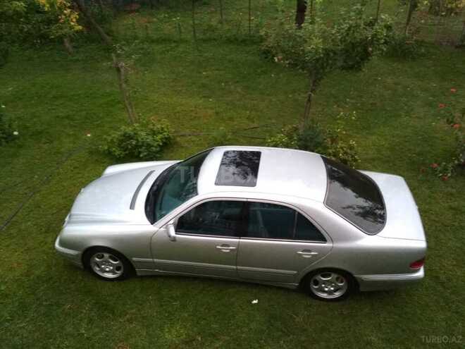 Mercedes E 240 2000, 365,500 km - 2.4 л - Balakən