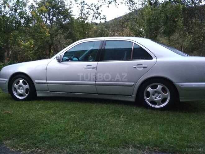 Mercedes E 240 2000, 365,500 km - 2.4 л - Balakən