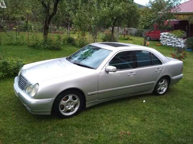 Mercedes E 240 2000, 365,500 km - 2.4 л - Balakən