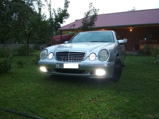 Mercedes E 240 2000, 365,500 km - 2.4 л - Balakən