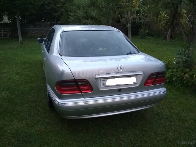 Mercedes E 240 2000, 365,500 km - 2.4 л - Balakən