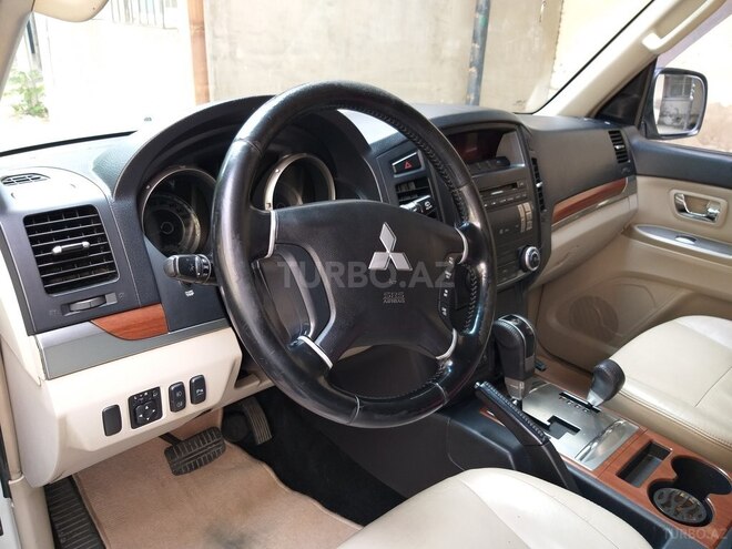 Mitsubishi Pajero 2007, 198,000 km - 3.0 л - Bakı