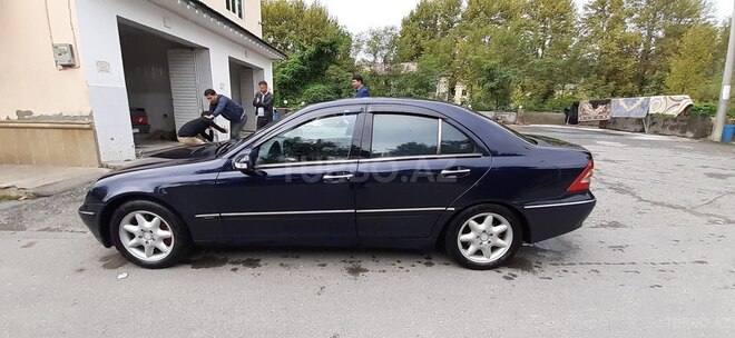 Mercedes C 240 2000, 294,000 km - 2.6 l - İsmayıllı