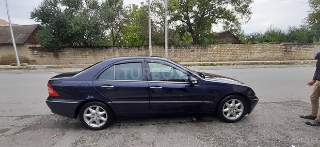Mercedes C 240 2000, 294,000 km - 2.6 l - İsmayıllı