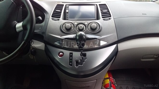 Mitsubishi Grandis 2006, 215,000 km - 2.4 l - Bakı