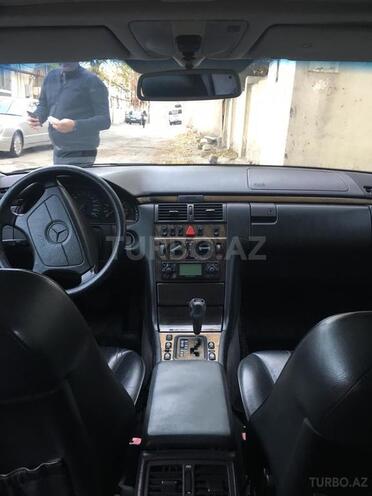 Mercedes E 240 1998, 200,000 km - 2.4 l - Bakı