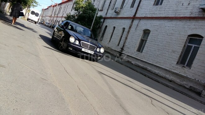 Mercedes E 220 2001, 267,501 km - 2.2 l - Bakı