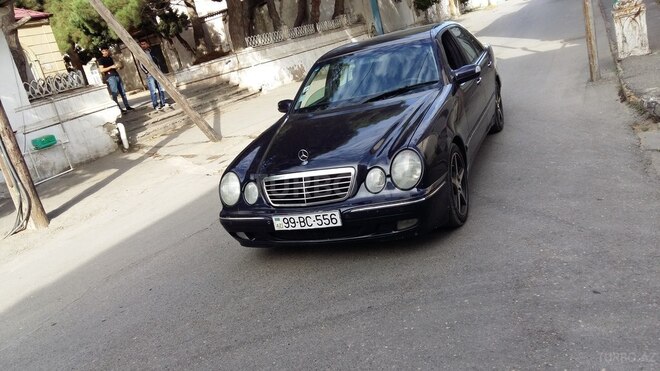 Mercedes E 220 2001, 267,501 km - 2.2 l - Bakı