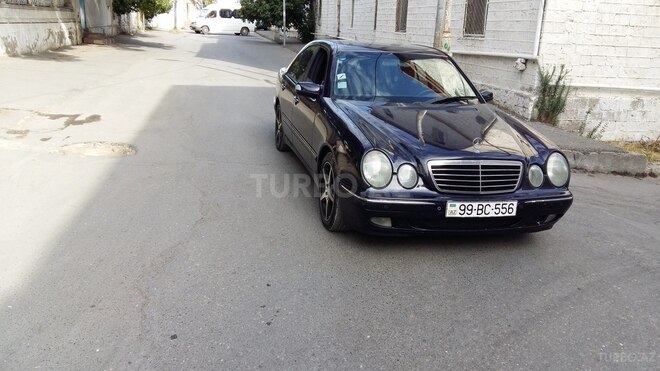 Mercedes E 220 2001, 267,501 km - 2.2 l - Bakı