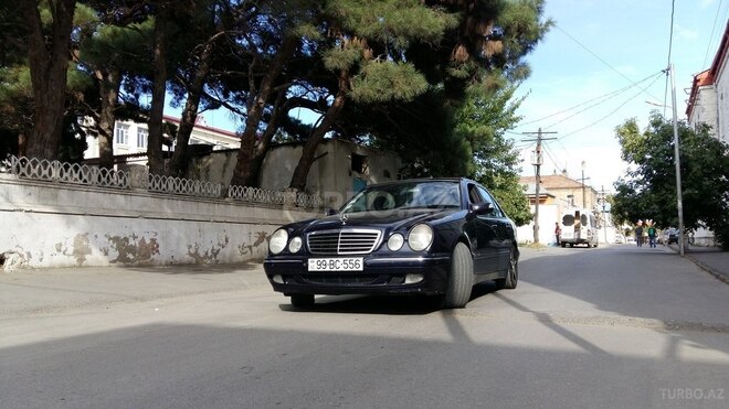 Mercedes E 220 2001, 267,501 km - 2.2 l - Bakı