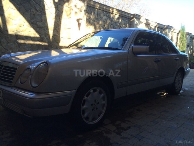 Mercedes E 200 1996, 35,000 km - 2.0 l - Bakı