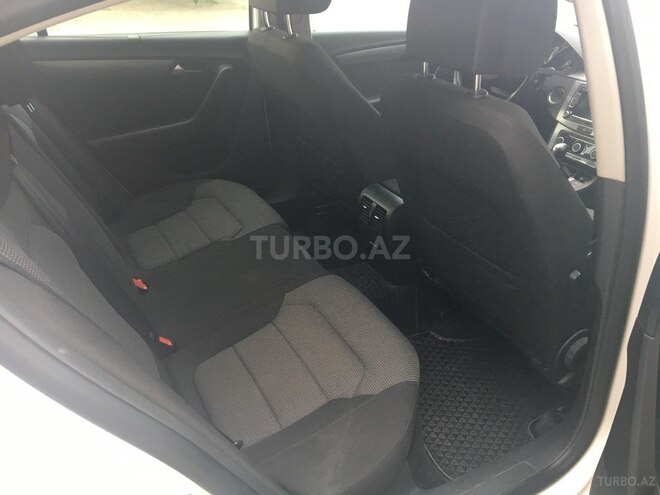 Volkswagen Passat 2013, 135,000 km - 1.8 l - Bakı