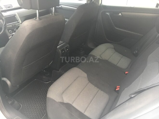 Volkswagen Passat 2013, 135,000 km - 1.8 l - Bakı