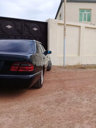 Mercedes E 230 1998, 490,000 km - 2.3 l - Bakı