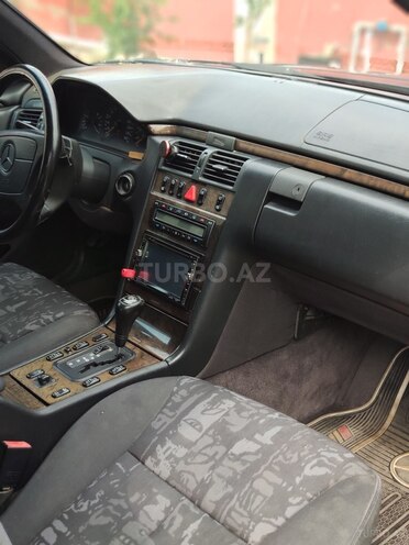 Mercedes E 280 1997, 374,000 km - 2.8 l - Bakı