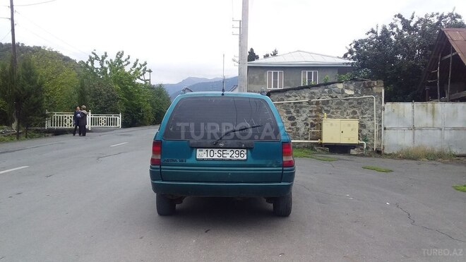 Opel Astra 1992, 100,000 km - 1.6 l - Qax
