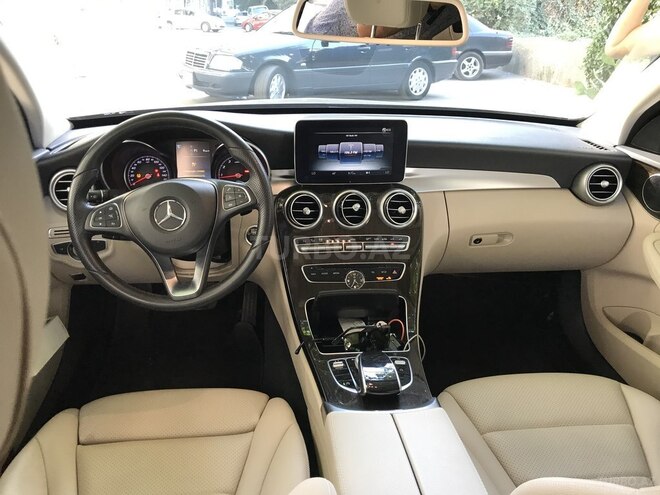 Mercedes C 300 2016, 7,600 km - 2.0 l - Bakı