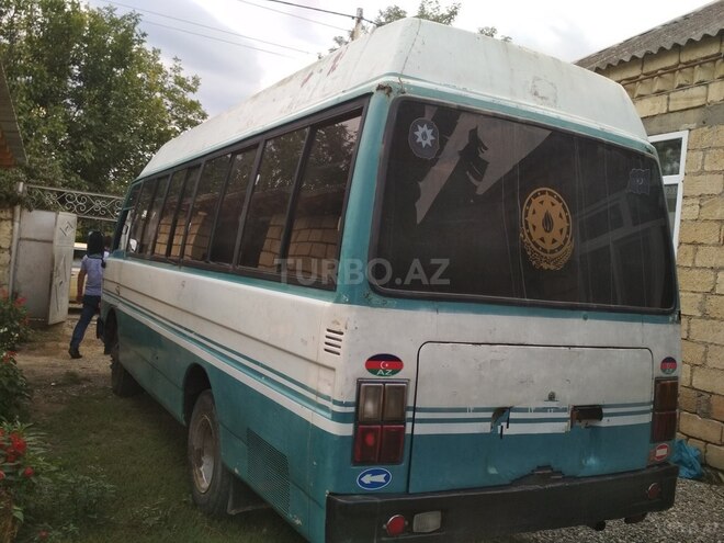 Mercedes 208 D 1992, 250,000 km - 2.7 l - Qusar