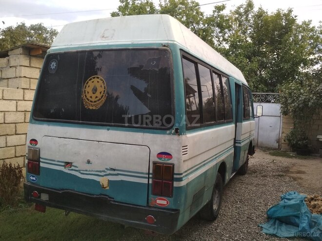 Mercedes 208 D 1992, 250,000 km - 2.7 l - Qusar
