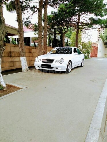 Mercedes E 240 2001, 196,000 km - 2.6 l - Bakı