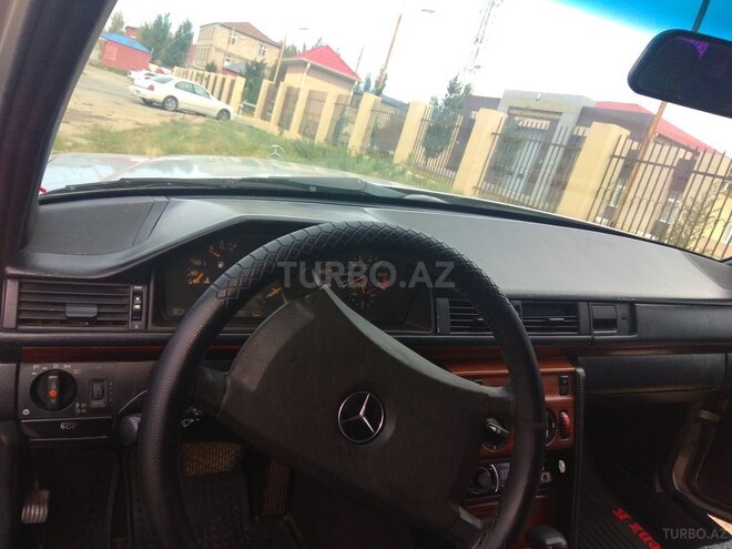 Mercedes E 230 1991, 246,430 km - 2.3 l - Bakı