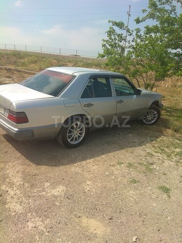 Mercedes E 230 1991, 246,430 km - 2.3 l - Bakı