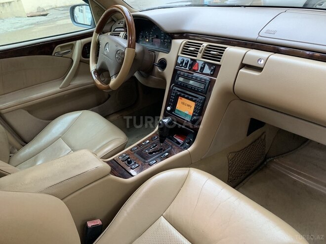 Mercedes E 240 1999, 214,500 km - 2.4 l - Sumqayıt