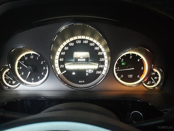 Mercedes E 220 2013, 84,300 km - 2.2 l - Bakı