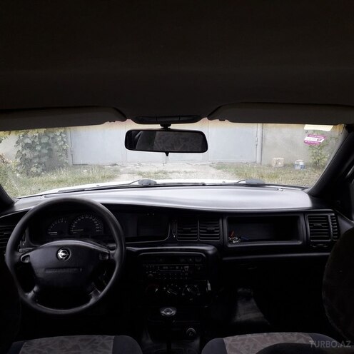 Opel Vectra 1996, 484,000 km - 1.6 l - Quba