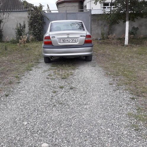 Opel Vectra 1996, 484,000 km - 1.6 l - Quba