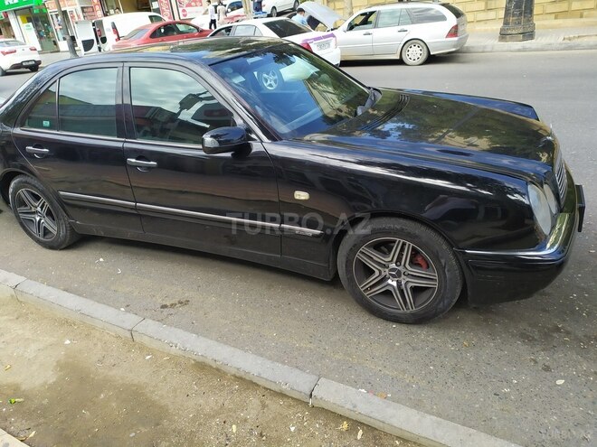 Mercedes E 230 1997, 259,000 km - 2.3 l - Bakı