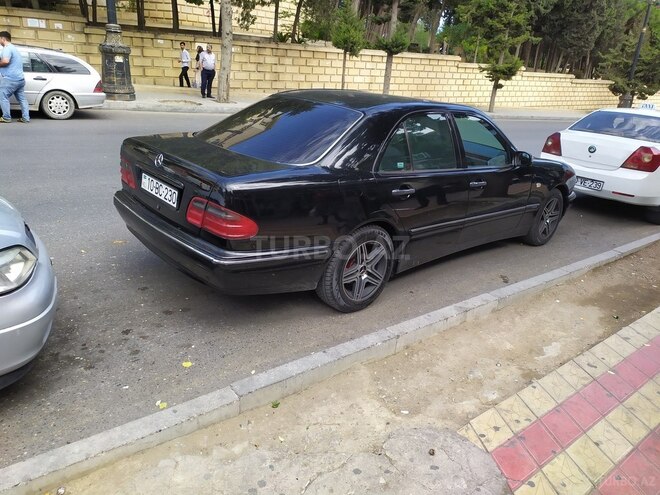 Mercedes E 230 1997, 259,000 km - 2.3 l - Bakı