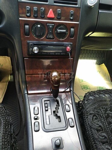 Mercedes E 230 1997, 259,000 km - 2.3 l - Bakı