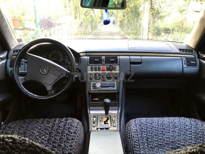 Mercedes E 220 1998, 382,000 km - 2.2 l - Cəlilabad