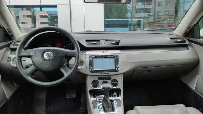 Volkswagen Passat 2005, 247,000 km - 2.0 l - Bakı