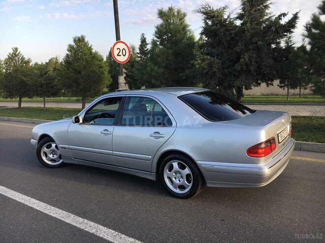 Mercedes E 240 2000, 215,648 km - 2.4 l - Bakı