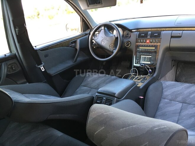 Mercedes E 240 2000, 215,648 km - 2.4 l - Bakı