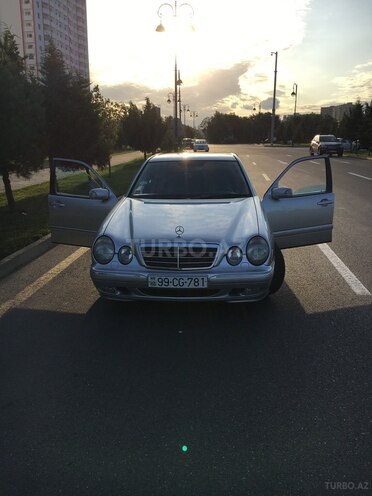 Mercedes E 240 2000, 215,648 km - 2.4 l - Bakı