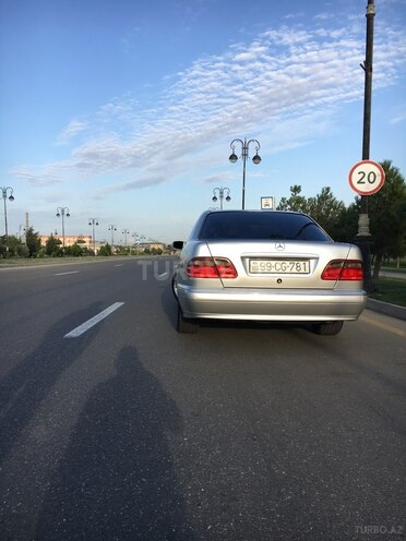 Mercedes E 240 2000, 215,648 km - 2.4 l - Bakı
