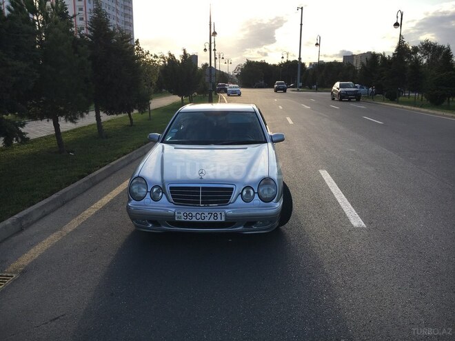 Mercedes E 240 2000, 215,648 km - 2.4 l - Bakı