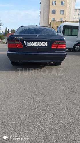 Mercedes E 240 2002, 294,000 km - 2.4 l - Bakı