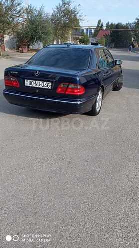 Mercedes E 240 2002, 294,000 km - 2.4 l - Bakı