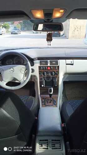 Mercedes E 240 2002, 294,000 km - 2.4 l - Bakı