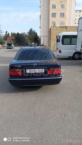 Mercedes E 240 2002, 294,000 km - 2.4 l - Bakı
