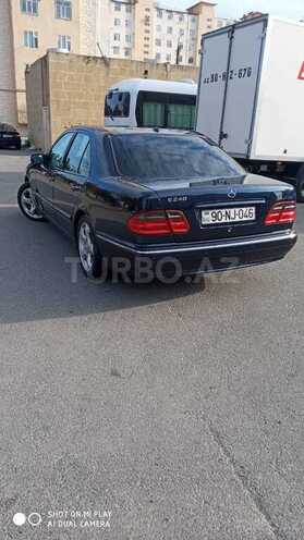 Mercedes E 240 2002, 294,000 km - 2.4 l - Bakı